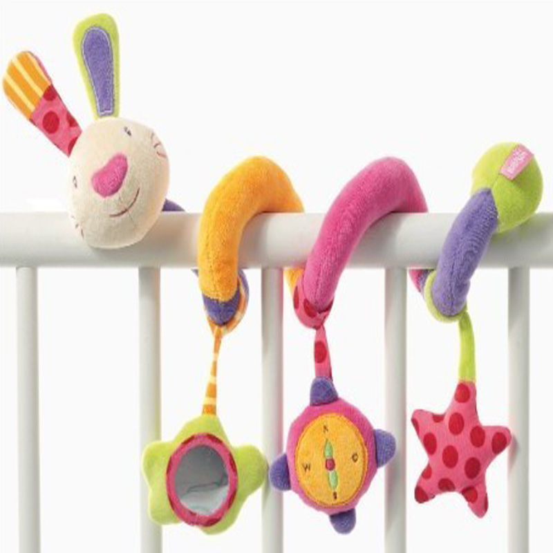 jouets suspendus en spirale